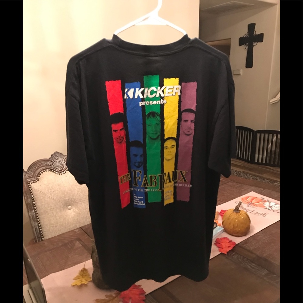 Fab faux kicker 2006 Vintage T-shirt 🔥 no holes no flaws